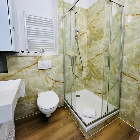Zentral Gelegenes Und Stilvoll Moebliertes Apartment In Duisburg Nur 5 Minuten Vom Hbf Und City, Ideal Fuer Pendler Und Messebesucher Экстерьер фото