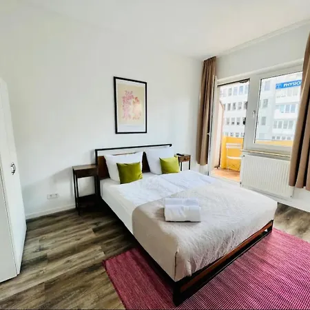 Zentral Gelegenes Und Stilvoll Moebliertes Apartment In Duisburg Nur 5 Minuten Vom Hbf Und City, Ideal Fuer Pendler Und Messebesucher Экстерьер фото