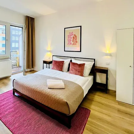 Zentral Gelegenes Und Stilvoll Moebliertes Apartment In Duisburg Nur 5 Minuten Vom Hbf Und City, Ideal Fuer Pendler Und Messebesucher Экстерьер фото