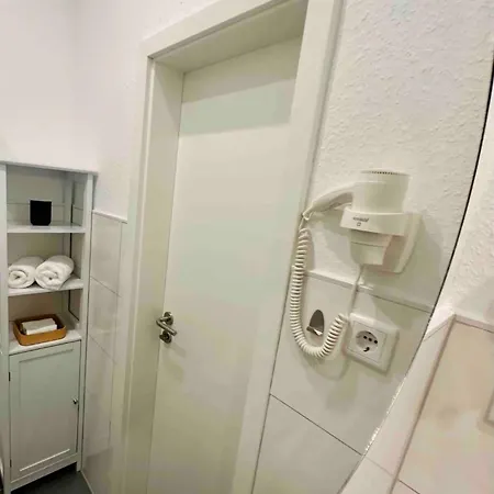 Zentral Gelegenes Und Stilvoll Moebliertes Apartment In Duisburg Nur 5 Minuten Vom Hbf Und City, Ideal Fuer Pendler Und Messebesucher Экстерьер фото