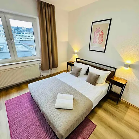 Zentral Gelegenes Und Stilvoll Moebliertes Apartment In Duisburg Nur 5 Minuten Vom Hbf Und City, Ideal Fuer Pendler Und Messebesucher Экстерьер фото