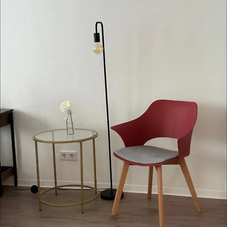 Zentral Gelegenes Und Stilvoll Moebliertes Apartment In Duisburg Nur 5 Minuten Vom Hbf Und City, Ideal Fuer Pendler Und Messebesucher Экстерьер фото