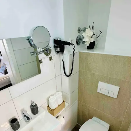 Zentral Gelegenes Und Stilvoll Moebliertes Apartment In Duisburg Nur 5 Minuten Vom Hbf Und City, Ideal Fuer Pendler Und Messebesucher Экстерьер фото