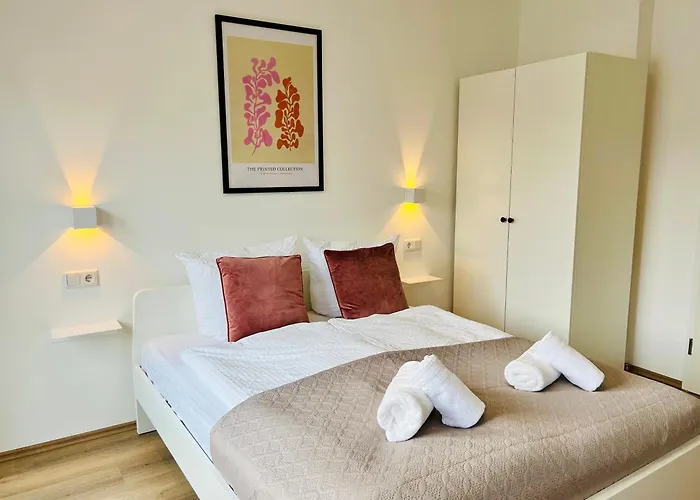 Zentral Gelegenes Und Stilvoll Moebliertes Apartment In Duisburg Nur 5 Minuten Vom Hbf Und City, Ideal Fuer Pendler Und Messebesucher