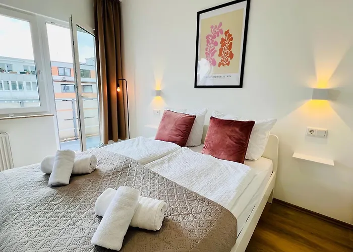 Zentral Gelegenes Und Stilvoll Moebliertes Apartment In Duisburg Nur 5 Minuten Vom Hbf Und City, Ideal Fuer Pendler Und Messebesucher