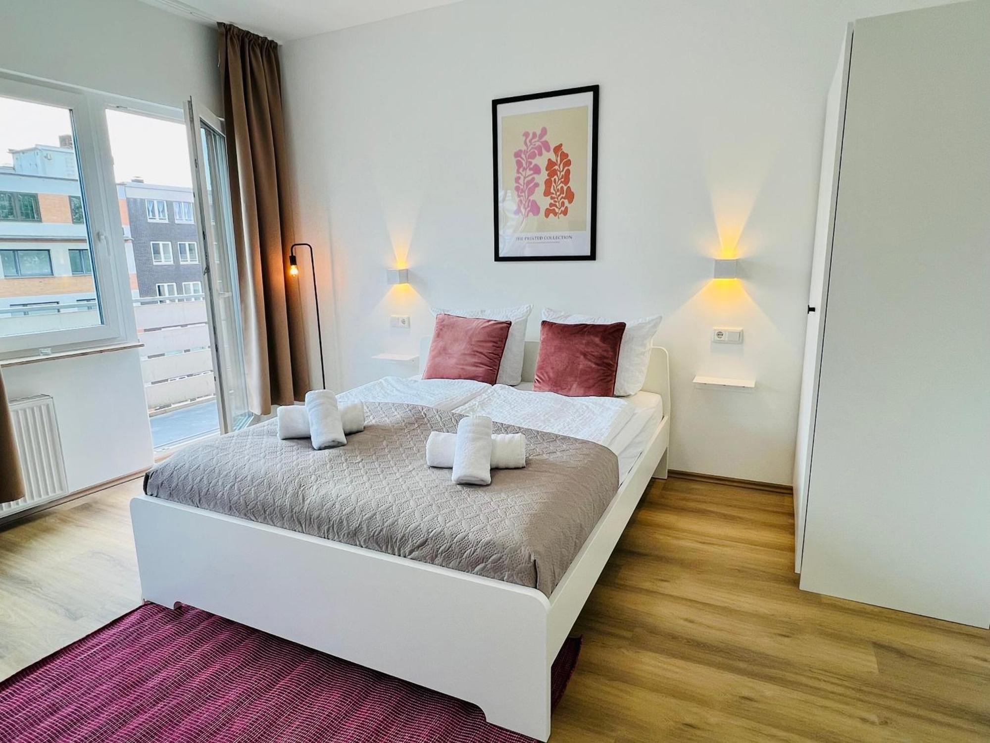 Zentral Gelegenes Und Stilvoll Moebliertes In Nur 5 Minuten Vom Hbf Und City, Ideal Fuer Pendler Und Messebesucher Apartment Duisburg