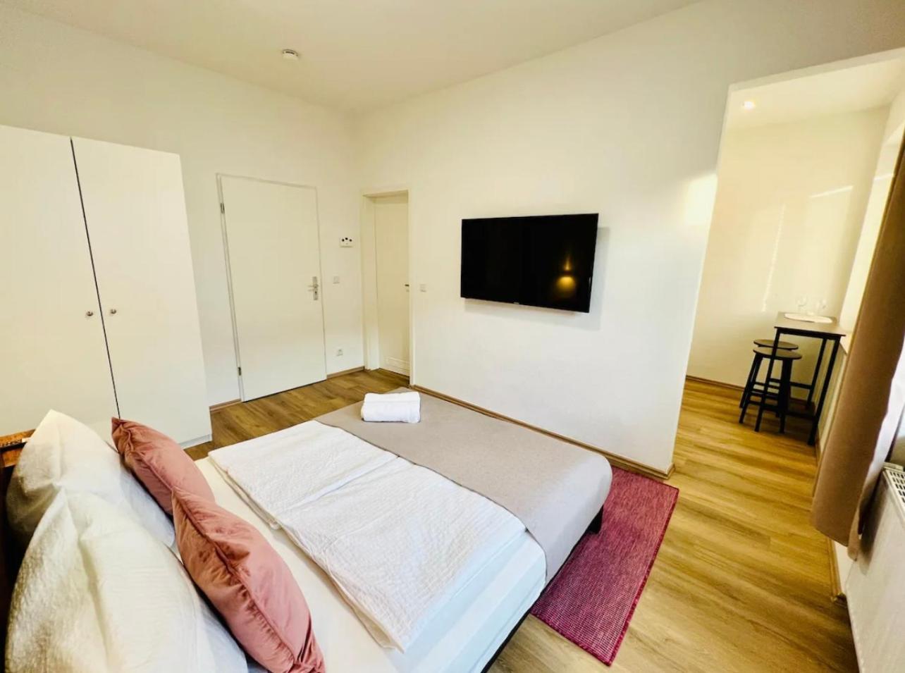 Zentral Gelegenes Und Stilvoll Moebliertes In Nur 5 Minuten Vom Hbf Und City, Ideal Fuer Pendler Und Messebesucher Apartment