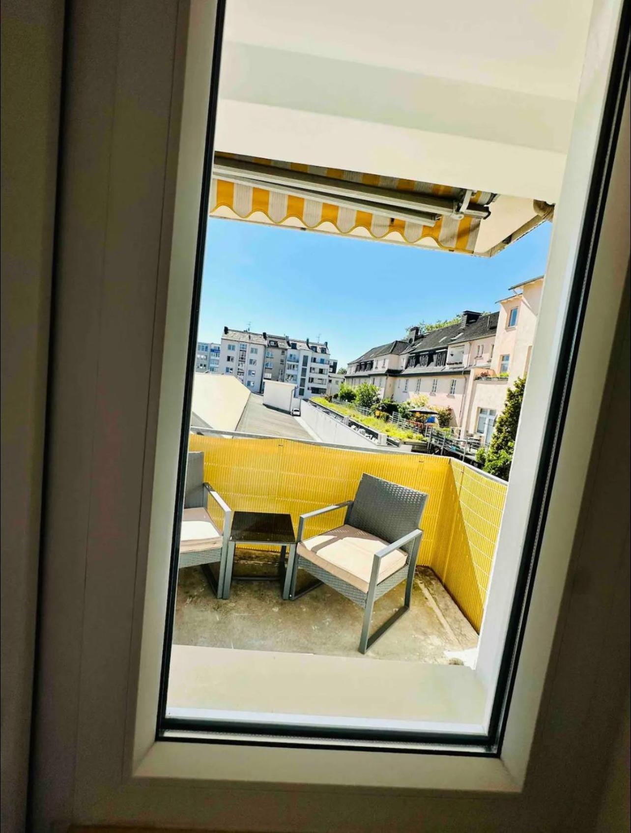 Apartment Zentral Gelegenes Und Stilvoll Moebliertes In Nur 5 Minuten Vom Hbf Und City, Ideal Fuer Pendler Und Messebesucher